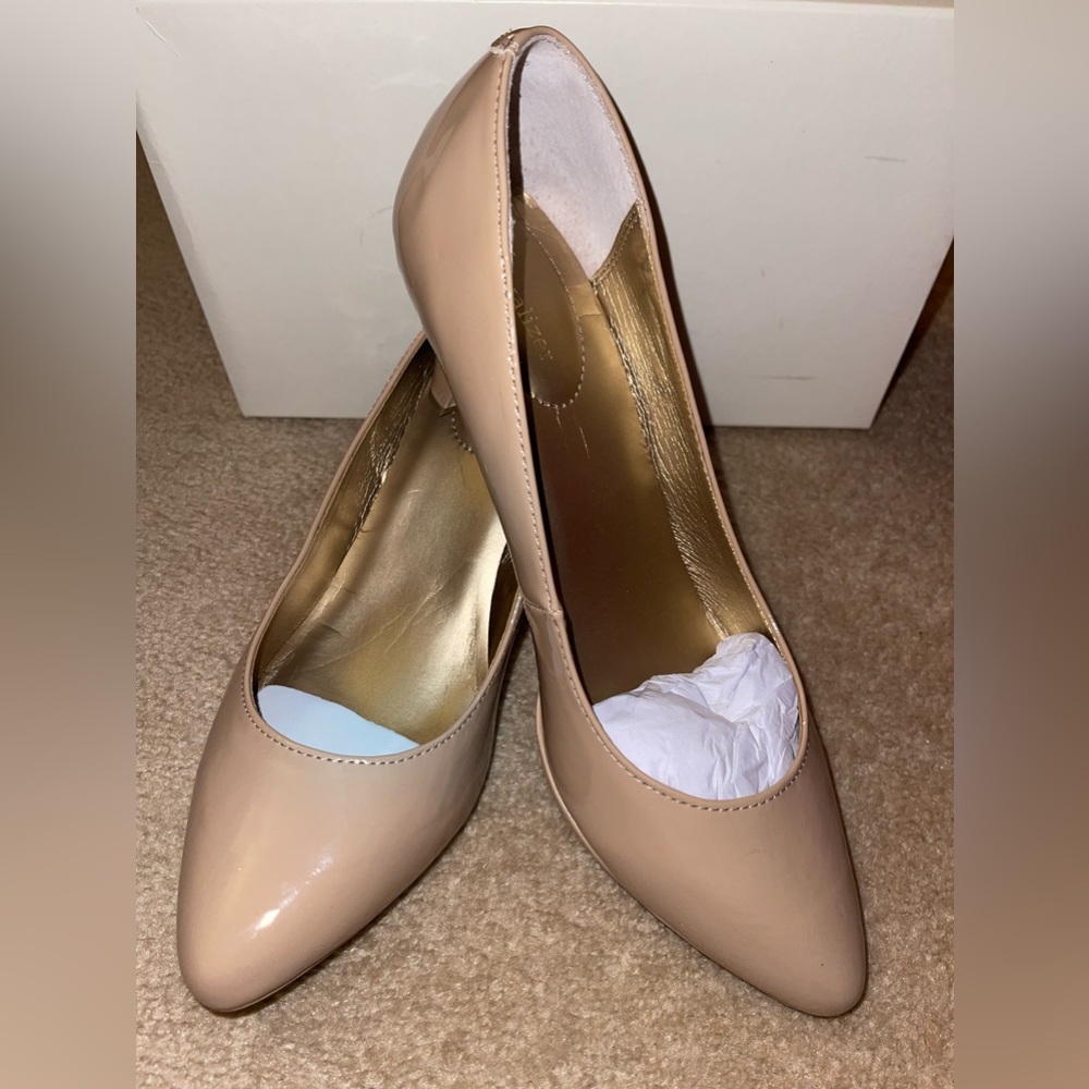 Naturalizer Amaze Taupe Heels size 10M